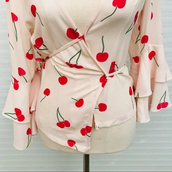 HERE COMES THE SUN Pink Wrap Blouse Bell Sleeves Cherry Casual Size 8 - Picture 4 of 8